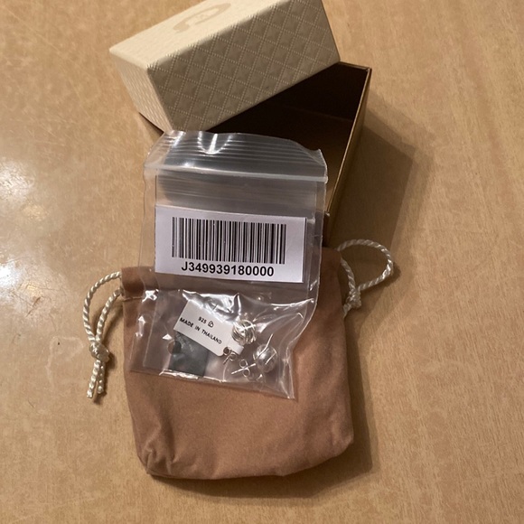 Beautiful sterling post earrings, original packaging, never worn. Approx 1/4” - Picture 2 of 2